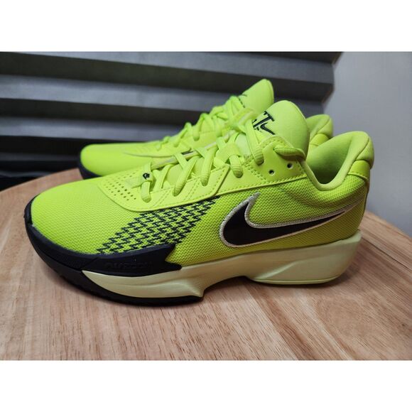 Nike G.T. Cut Academy 3 Basketball Shoes – Men's 7.5 / Women's 9 – Barely Volt - Picture 2 of 8